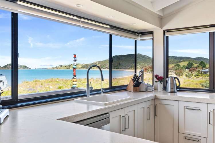 14 Logan Nicks Place, Bland Bay Oakura Coast_6