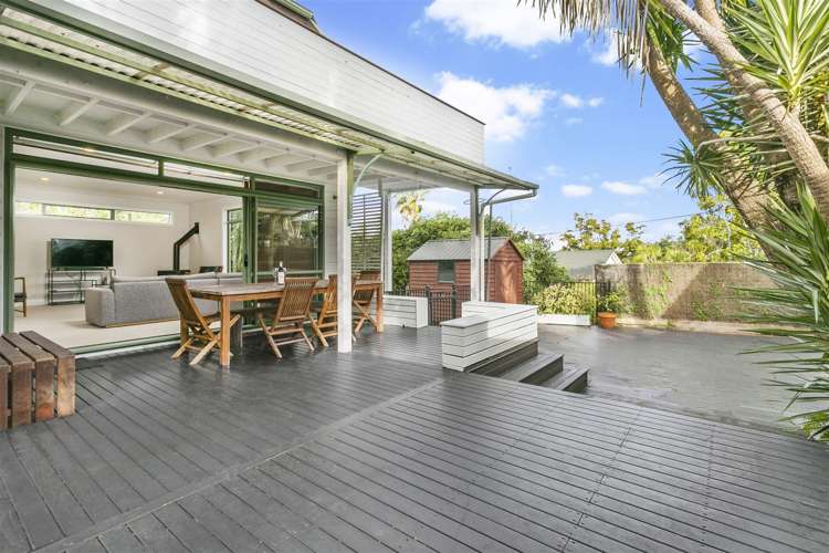 2/305 Lake Road Hauraki_7