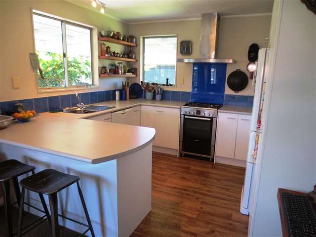 42 Cholmondeley Crescent Whitianga_3