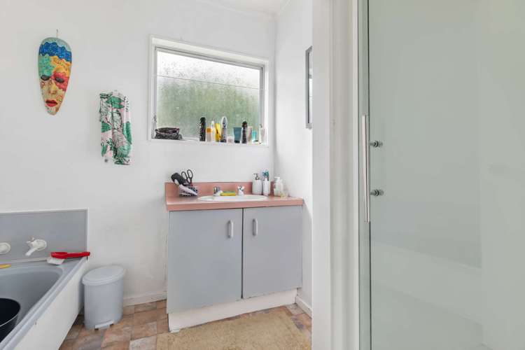 2/17a Idesia Place Totara Heights_11