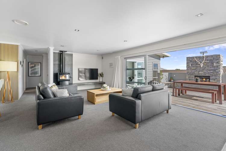 18 Coprosma Crescent Waipahihi_1