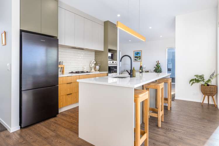 32 Hokioi Drive Kenepuru_2