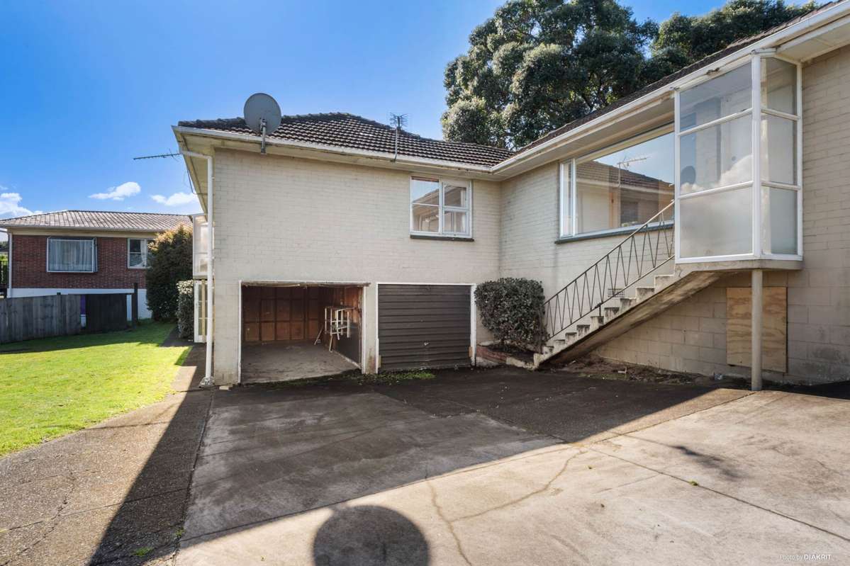 1 & 2 /42 Church Crescent_2