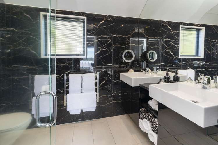 11a Te Awakura Terrace Mount Pleasant_12