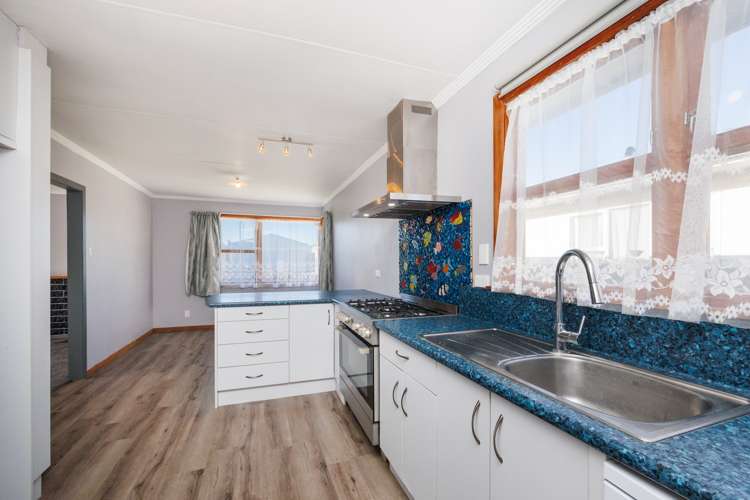 82 Keith Street Roslyn_8