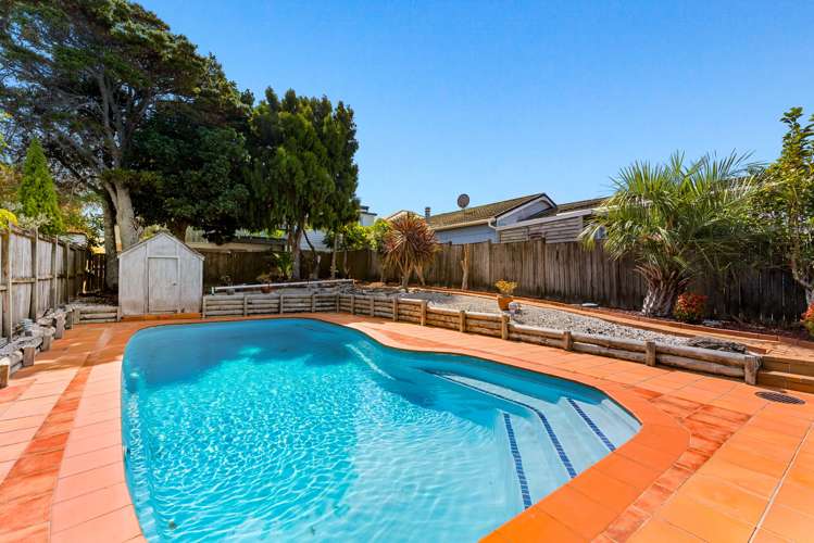 11 Katui Street Castor Bay_38