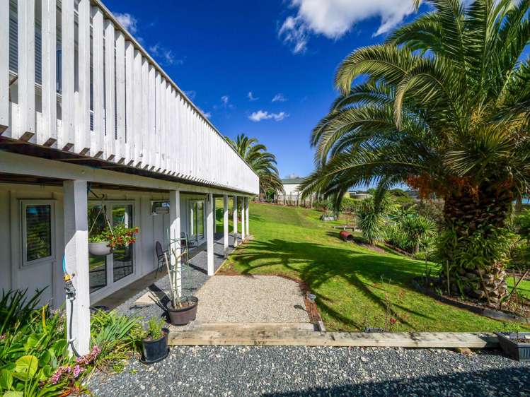 3 Lichen Grove Russell_15