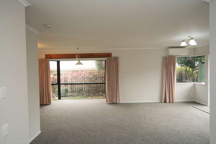 2a Doment Crescent Orewa_4