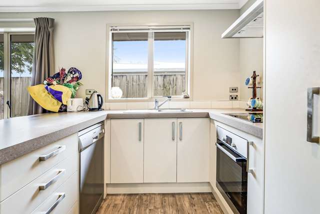 1/114 Old Farm Road Hamilton East_1