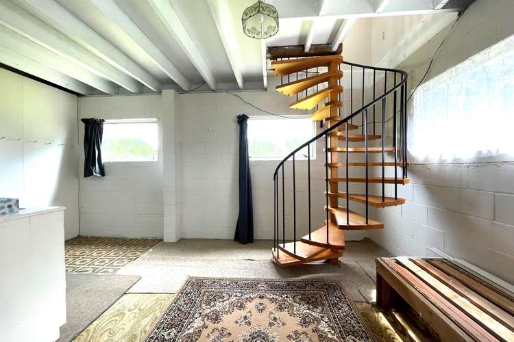 15 Esplanade Marokopa_17