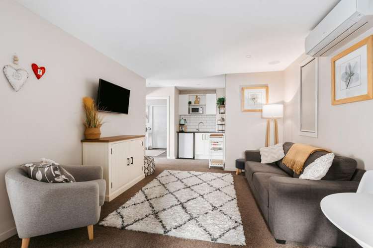 16 Gyle Place Pyes Pa_19