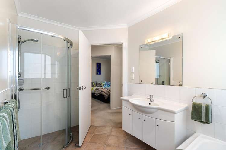 13 Roger Street Lytton West_13