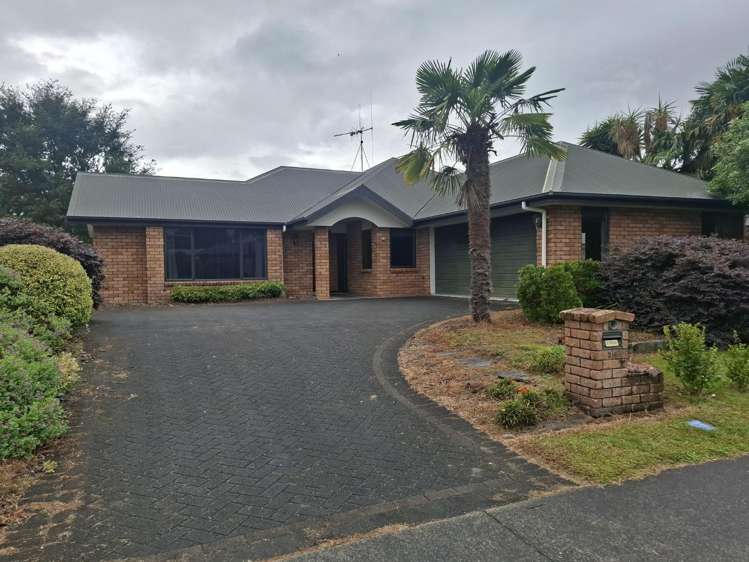 24 Oaklands Drive 11373_0