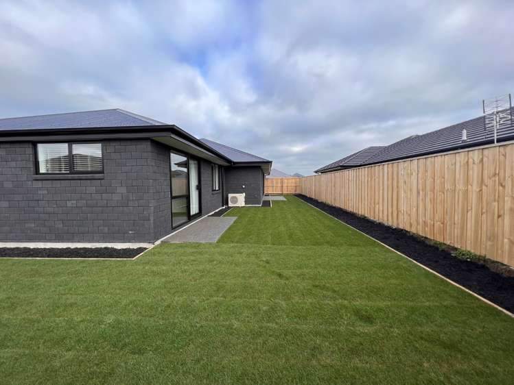 13 Sandhill Drive 11103_17