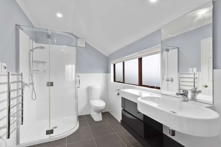 4 Andaman Grove Khandallah_13