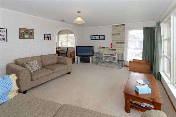 5 Colstone Street Glenview_14