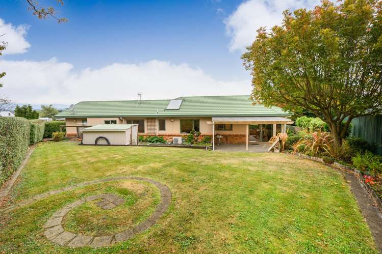 7 Logan Grove Feilding_12