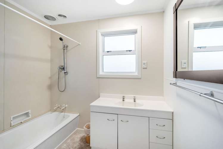 123 Bellevue Road Brookfield_12