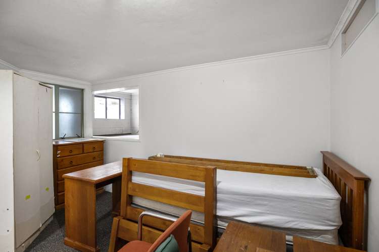 82 The Drive Epsom_12