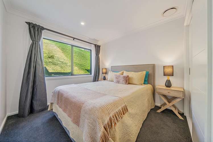 111 Queen Charlotte Drive Aotea_23