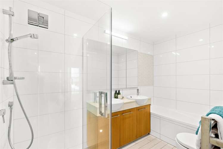 204/252 Centreway Road Orewa_9