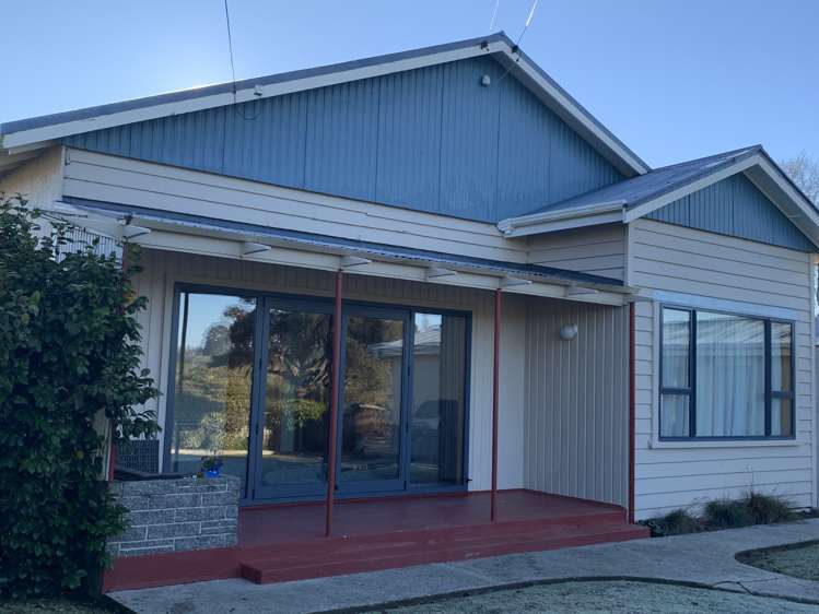 37 Main Road Owaka_10