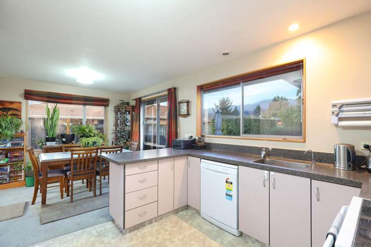 8 Maple Crescent_5