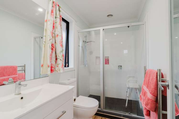 14 Te Tiireke Drive Glenview_12