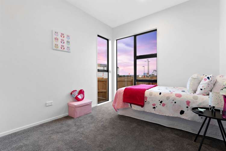 5 Taiororua Avenue Massey_17