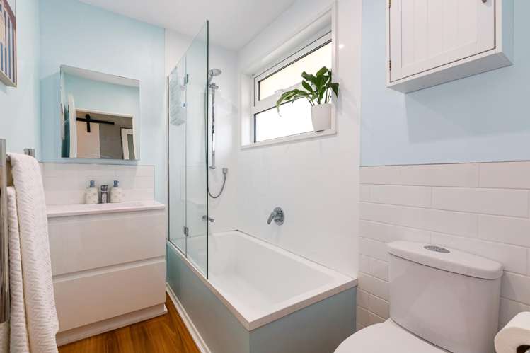 1/107 Allington Road Karori_10