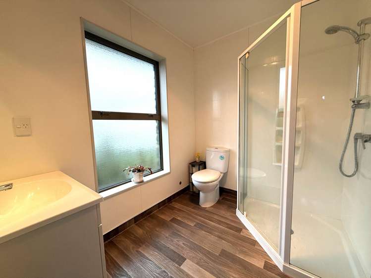 9 Esplanade Kaka Point_8