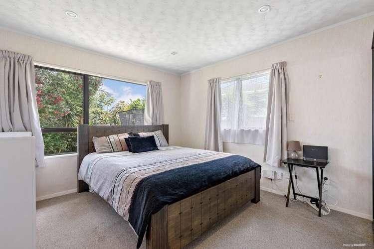 15 Hoylake Place Wattle Downs_13