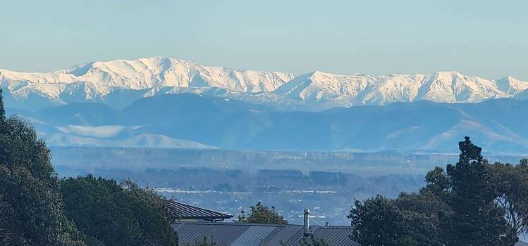 2/146 Soleares Avenue Mount Pleasant_2