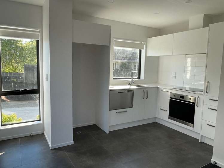 1/110 Kervil Avenue Te Atatu Peninsula_1