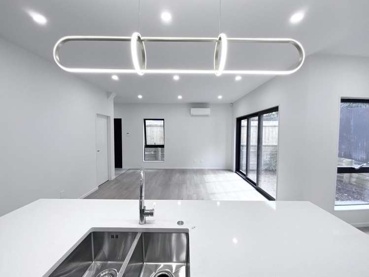 113A Luke Street East 10057_4