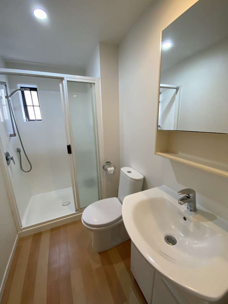 1C/-27 FALCON Parnell_8