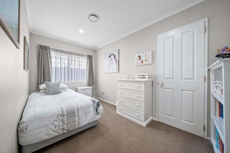 17 Flora Place Wattle Downs_27