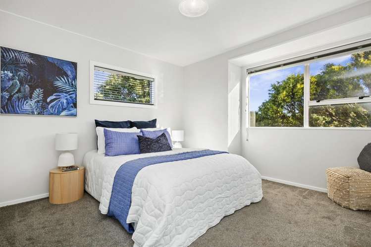 2/200 Dowse Drive Maungaraki_9