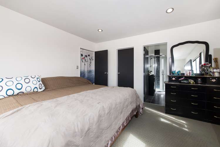 18 Riverglade Parkway Te Atatu South_18