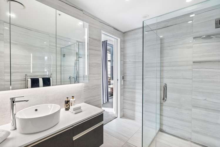 06/585g Beach Road Rothesay Bay_13