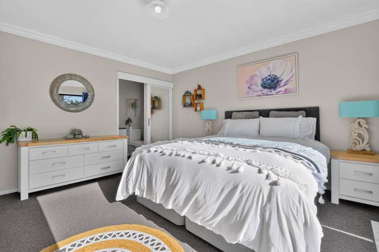 52B Amanda Avenue Dinsdale_11