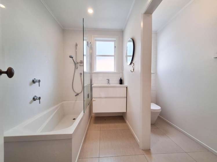24 Hazel Ave 10044_9