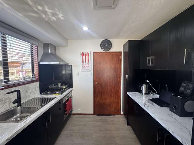 7B Dumfries Drive Hornby_3