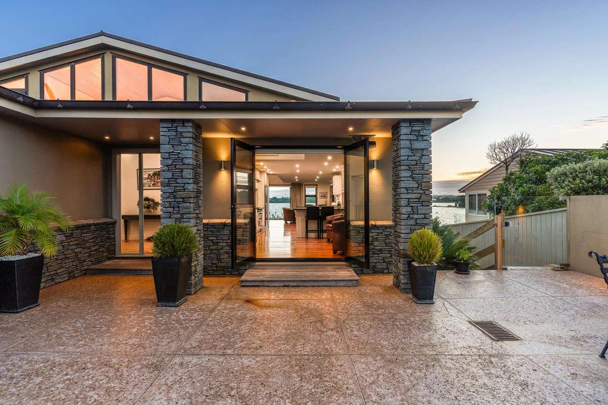 8 Eric Price Avenue_4