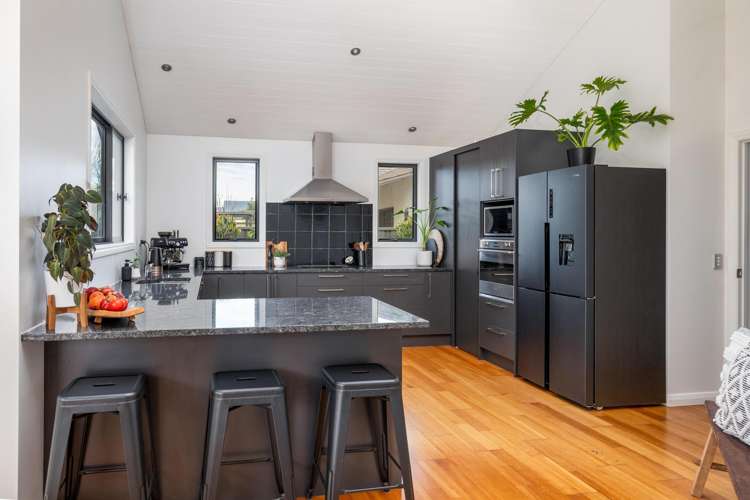 8 Spruce Close_5