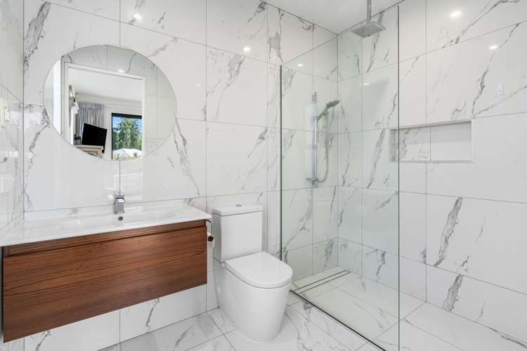 32 Carnaveron Drive Lincoln_28