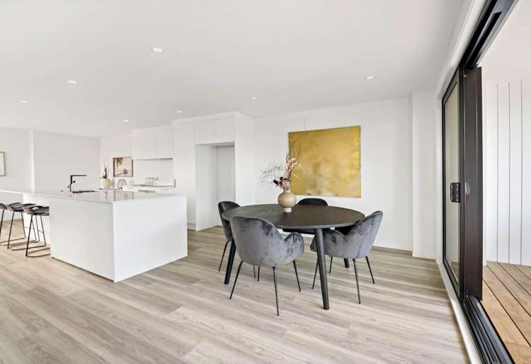 5D Riverview Road 10060_3
