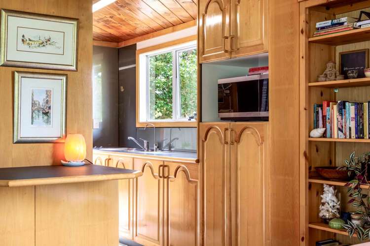 18 Dene Court Lane Greenhithe_33