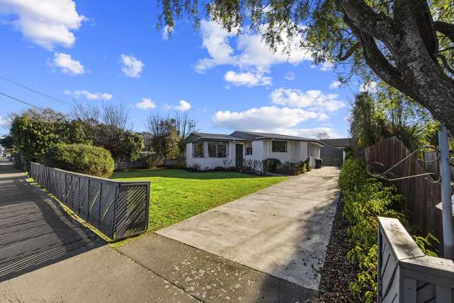 Reno potential + Huge garage + Cashmere High zone
