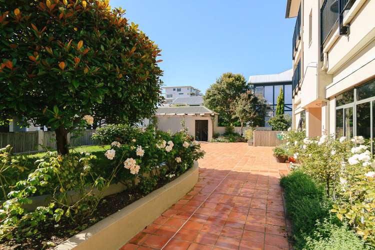 8/28 Hobson Street Thorndon_15